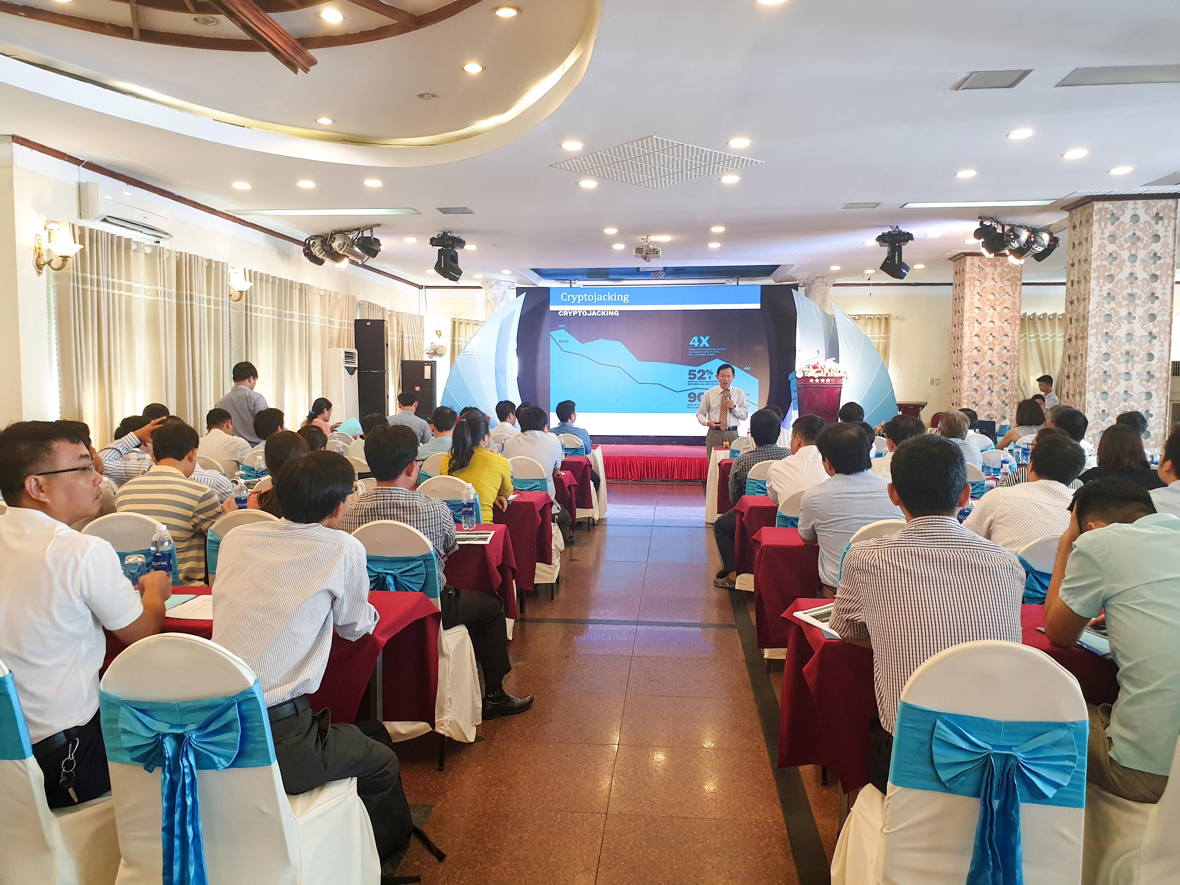 Saobacdau Telecom giới thiệu giải pháp VNPT Cloud - An toàn thông tin trong xây dựng chính phủ điện tử và đô thị thông minh tại Bình Định