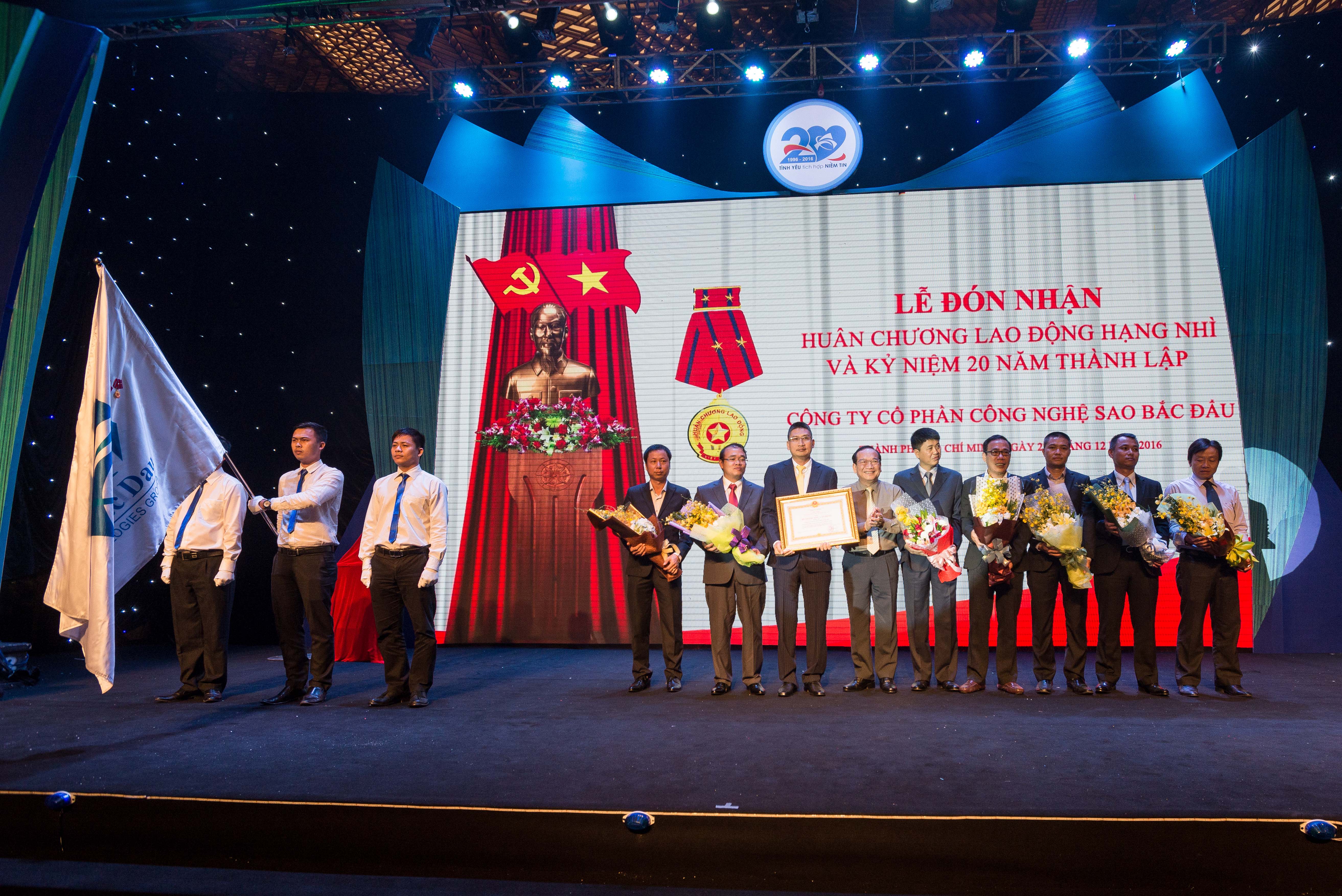 Sao Bac Dau Technology Joint Stock Company Received The Second Labor Medal And The 20th Anniversary Of Its Establishment